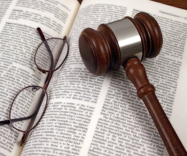 Arizona Lawmakers Advance Ban on Sharia Law