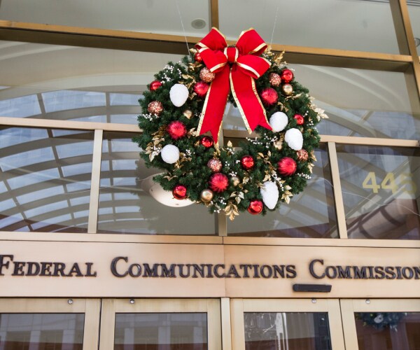 Legal Scholars: FCC Can't Change TV Ownership Cap