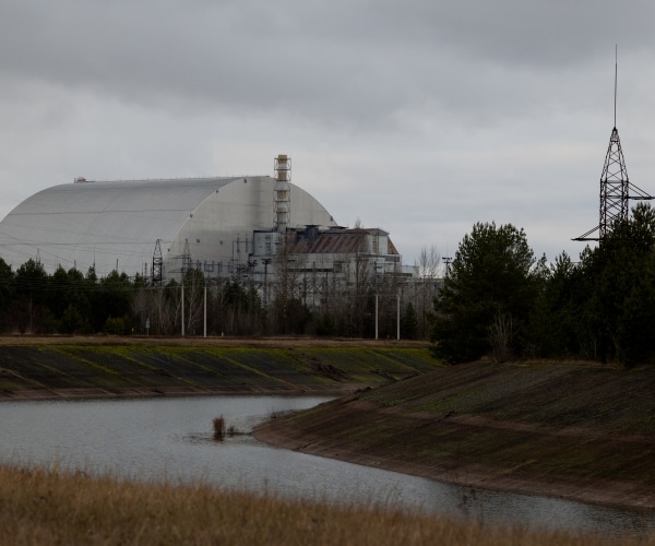 Strike in Ukraine: Russian Missiles Near Chernobyl Increase Accident Risk