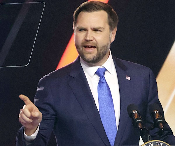 JD Vance Trains With Navy SEALs in Grueling Beach Workout