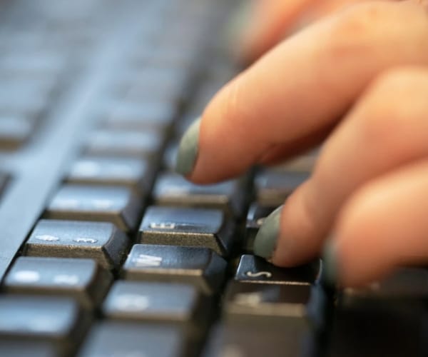 Gallup Poll: 50% Don't Use AI at Work as Use Climbs