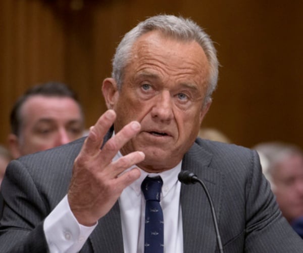 Senate Panel Advances RFK Jr. HHS Nomination