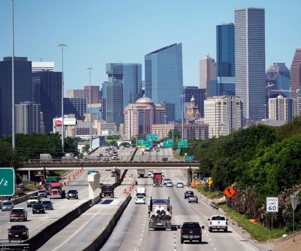 US Metro Growth Slows as Immigration Falls