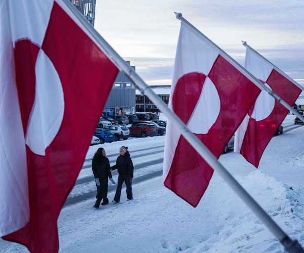 NATO Deploys Troops to Greenland Amid US Tensions