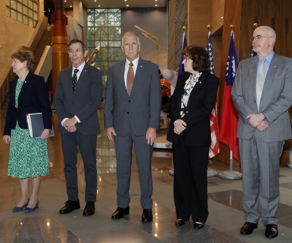 US Lawmakers Urge Taiwan to Pass Stalled $40 Billion Defense Budget