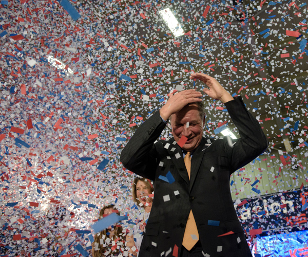 Kasich-celebrates-GettyImages-515773364.jpg