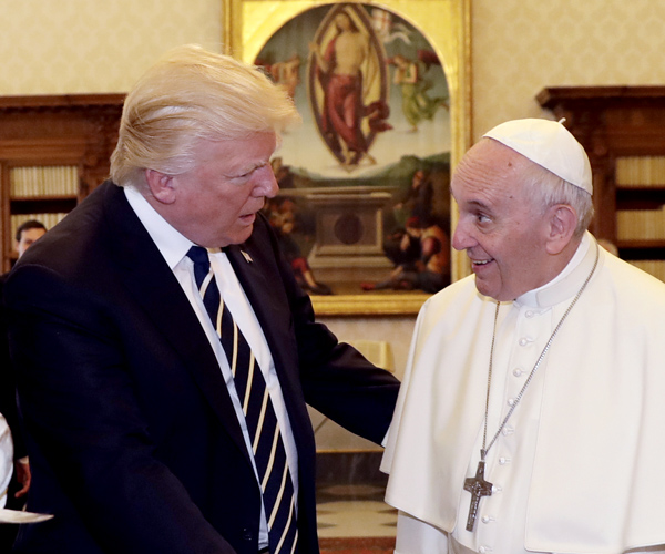 009_TrumpTrip_Trump-Pope-GettyImages-687572640.jpg